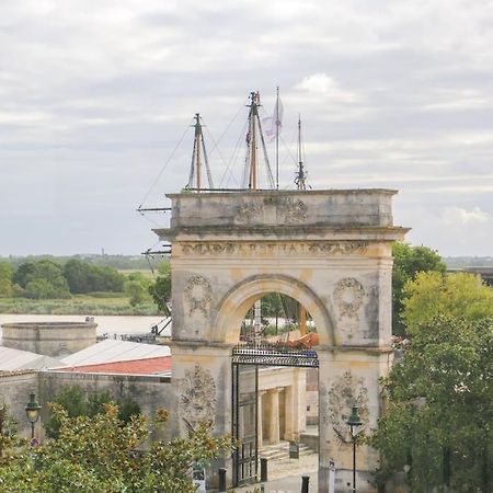 Cote Cour - Appartement En Plein Centre-Ville & Proche Des Thermes Рошфор Екстер'єр фото
