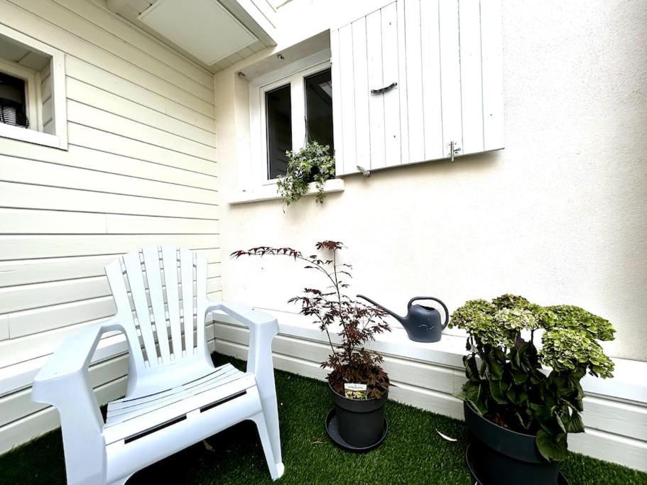 Cote Cour - Appartement En Plein Centre-Ville & Proche Des Thermes Рошфор Екстер'єр фото