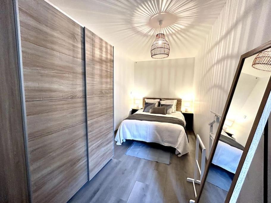 Cote Cour - Appartement En Plein Centre-Ville & Proche Des Thermes Рошфор Екстер'єр фото