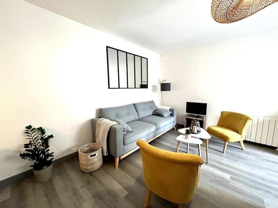 Cote Cour - Appartement En Plein Centre-Ville & Proche Des Thermes Рошфор Екстер'єр фото